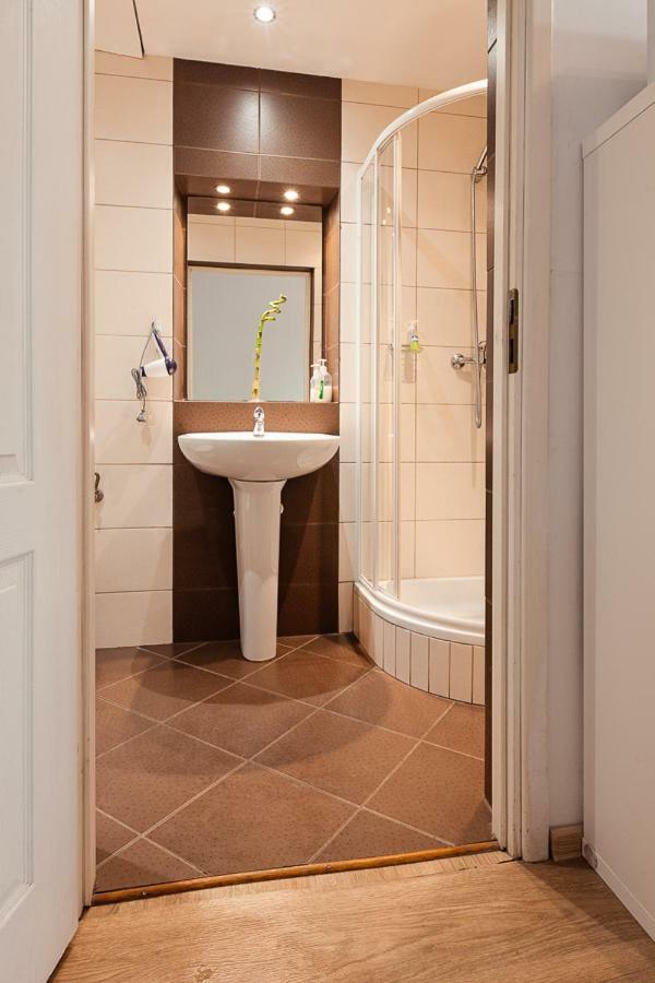 Umbrella Guest Rooms Kraków Eksteriør billede